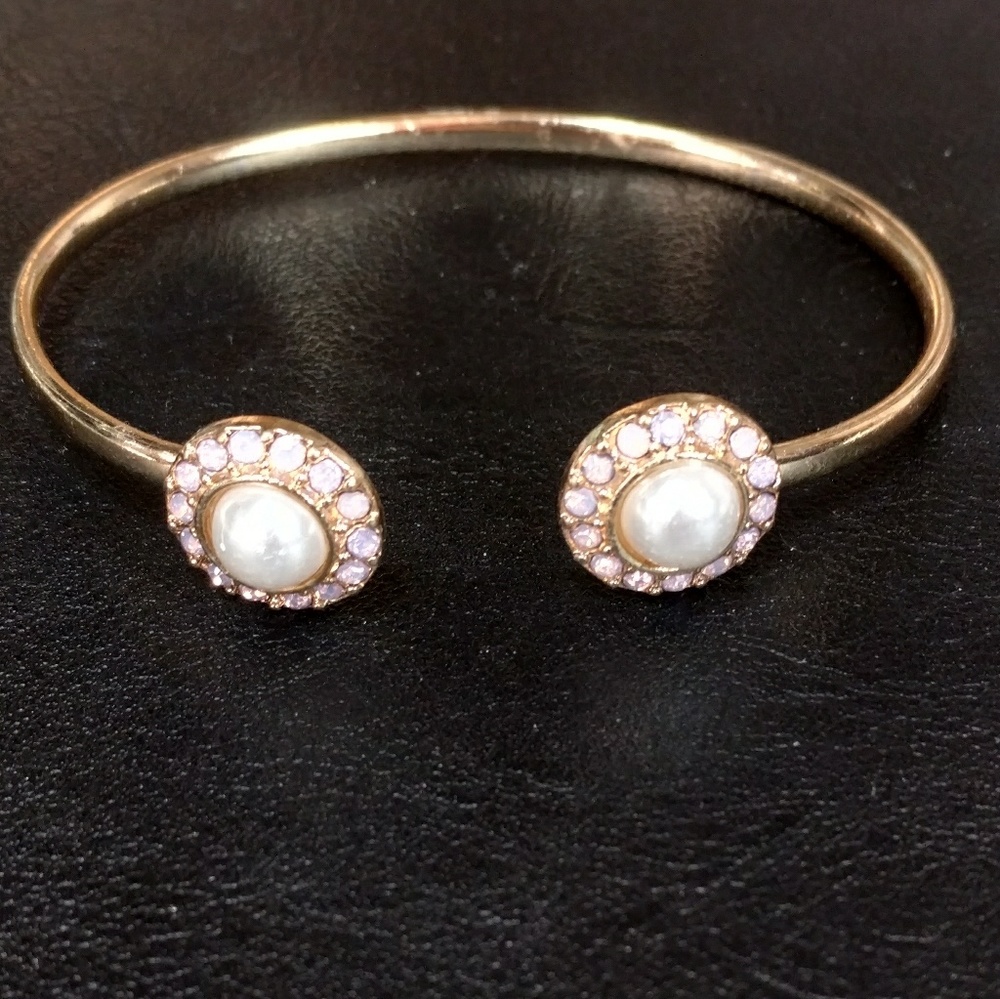 Vintage bracelet with faux pearl and rhinestones